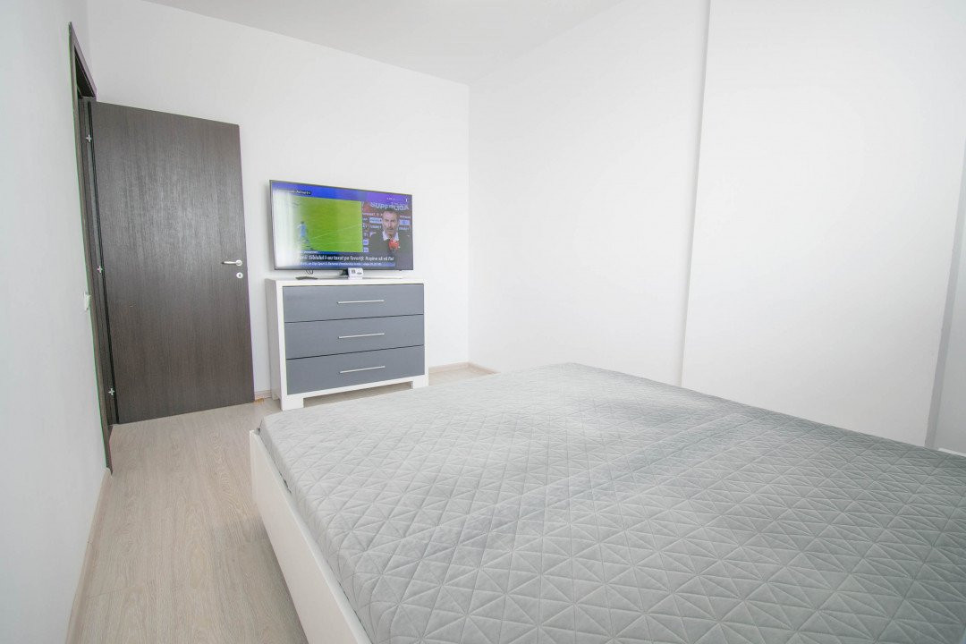 Apartament cu 3 camere,decomandat,metrou Aparatorii Patriei