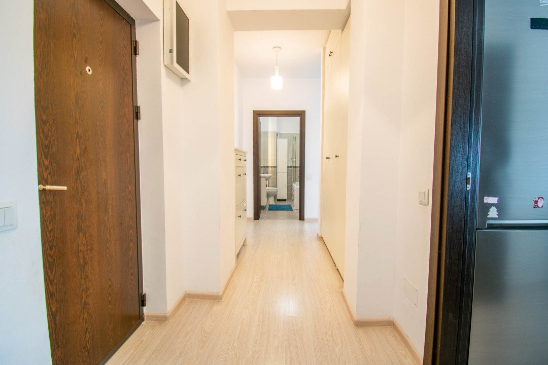 Apartament cu 3 camere,decomandat,metrou Aparatorii Patriei