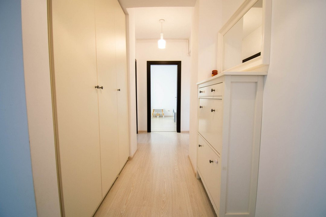 Apartament cu 3 camere,decomandat,metrou Aparatorii Patriei