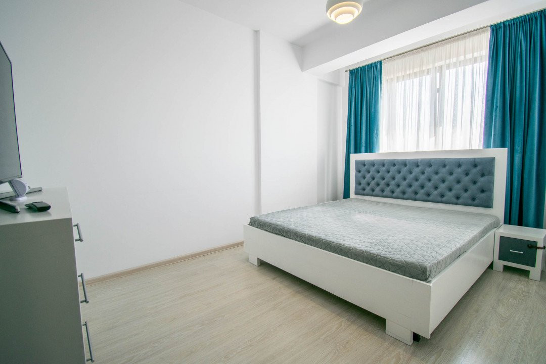 Apartament cu 3 camere,decomandat,metrou Aparatorii Patriei