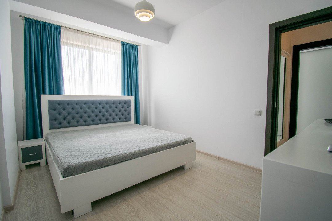 Apartament cu 3 camere,decomandat,metrou Aparatorii Patriei