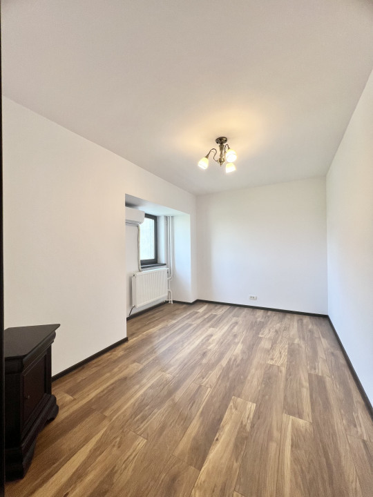 Apartament 3 camere Piața Alba Iulia pentru Birouri