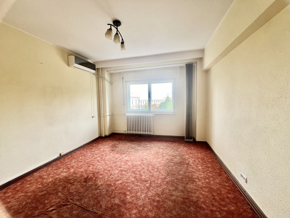 Apartament 4 camere in Piata Unirii pretabil Birouri