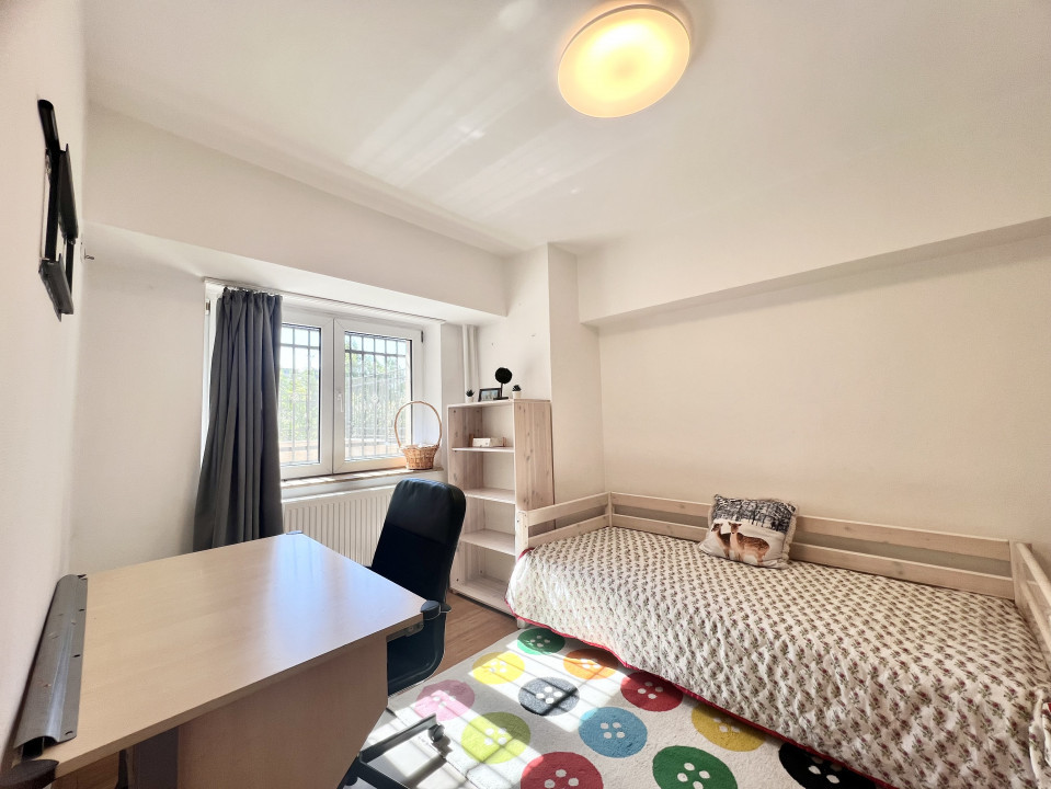 Apartament 3 camere Parc - Metrou Izvor Centrala proprie