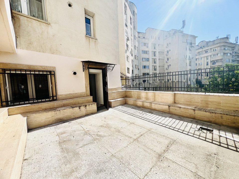 Apartament 3 camere Parc - Metrou Izvor Centrala proprie