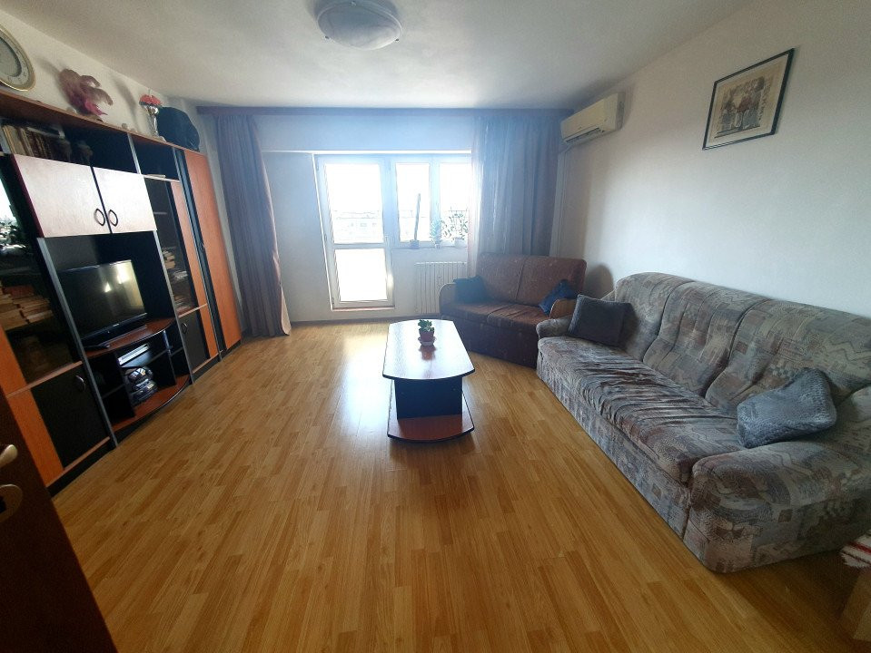 De vanzare apartament 4 camere 100mp - 13 Septembrie București