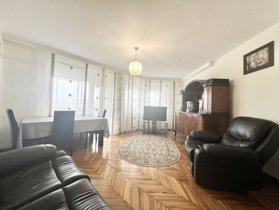 Apartament 3 camere cu centrala proprie si parcare in Bdul Libertatii 