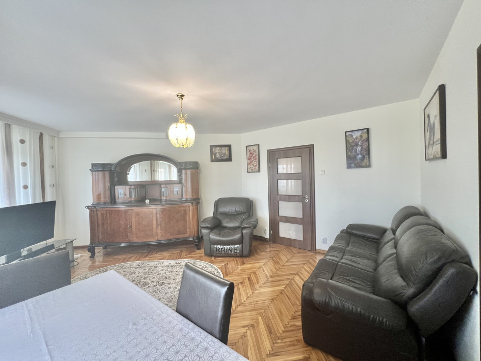 Apartament 3 camere cu centrala proprie si parcare in Bdul Libertatii 