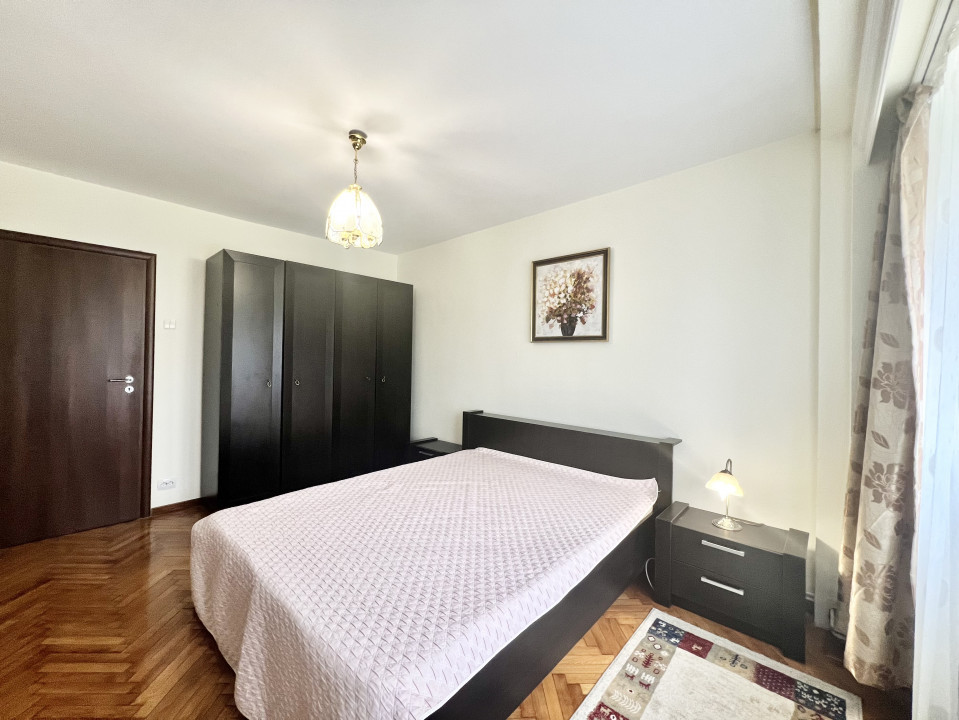 Apartament 3 camere cu centrala proprie si parcare in Bdul Libertatii 