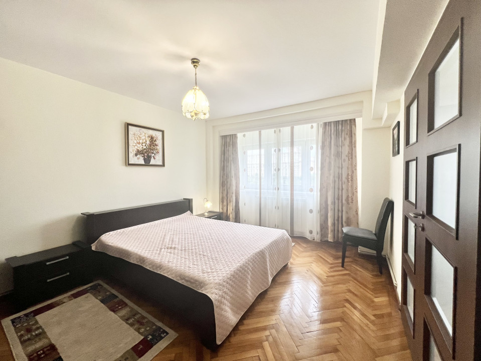 Apartament 3 camere cu centrala proprie si parcare in Bdul Libertatii 