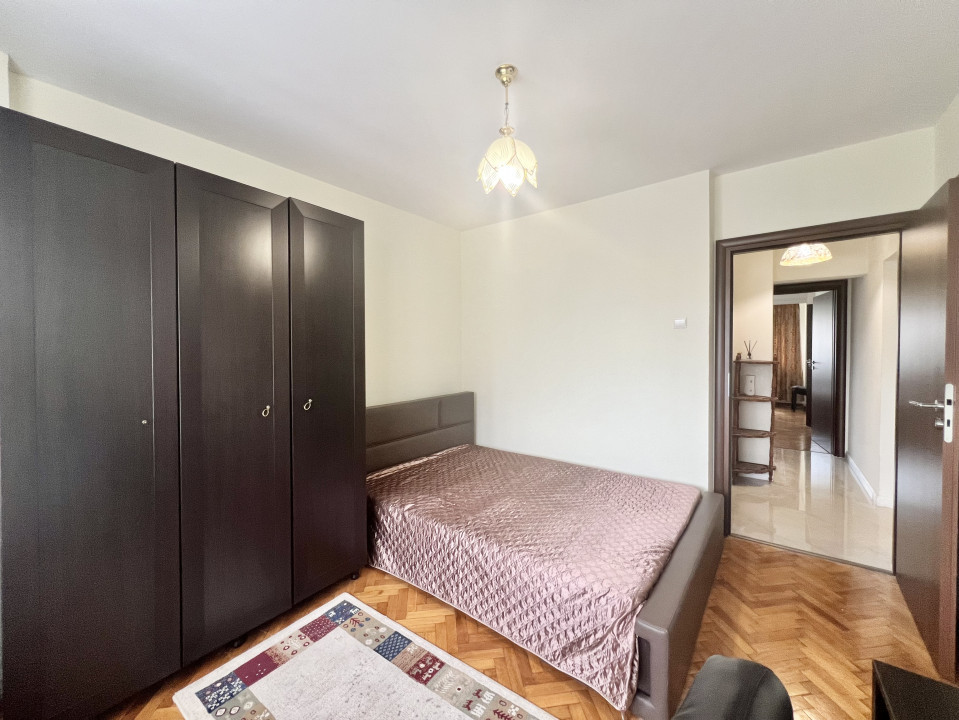 Apartament 3 camere cu centrala proprie si parcare in Bdul Libertatii 