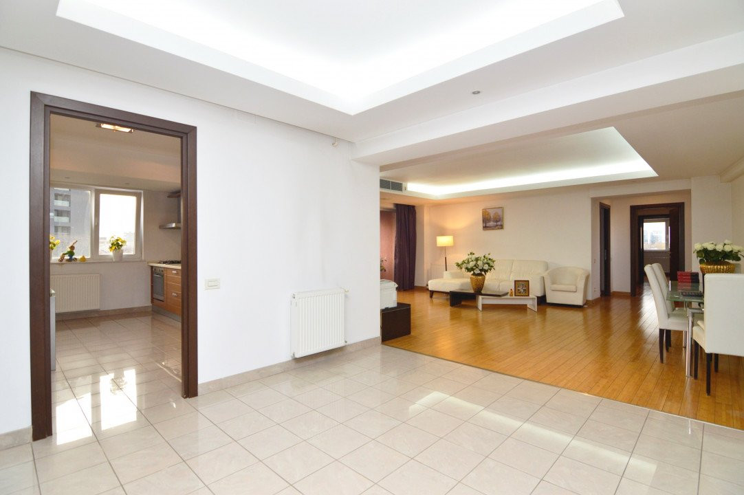 Apartament 3 camere de vanzare DACIA-Ultracentral- Str. Mihai Eminescu