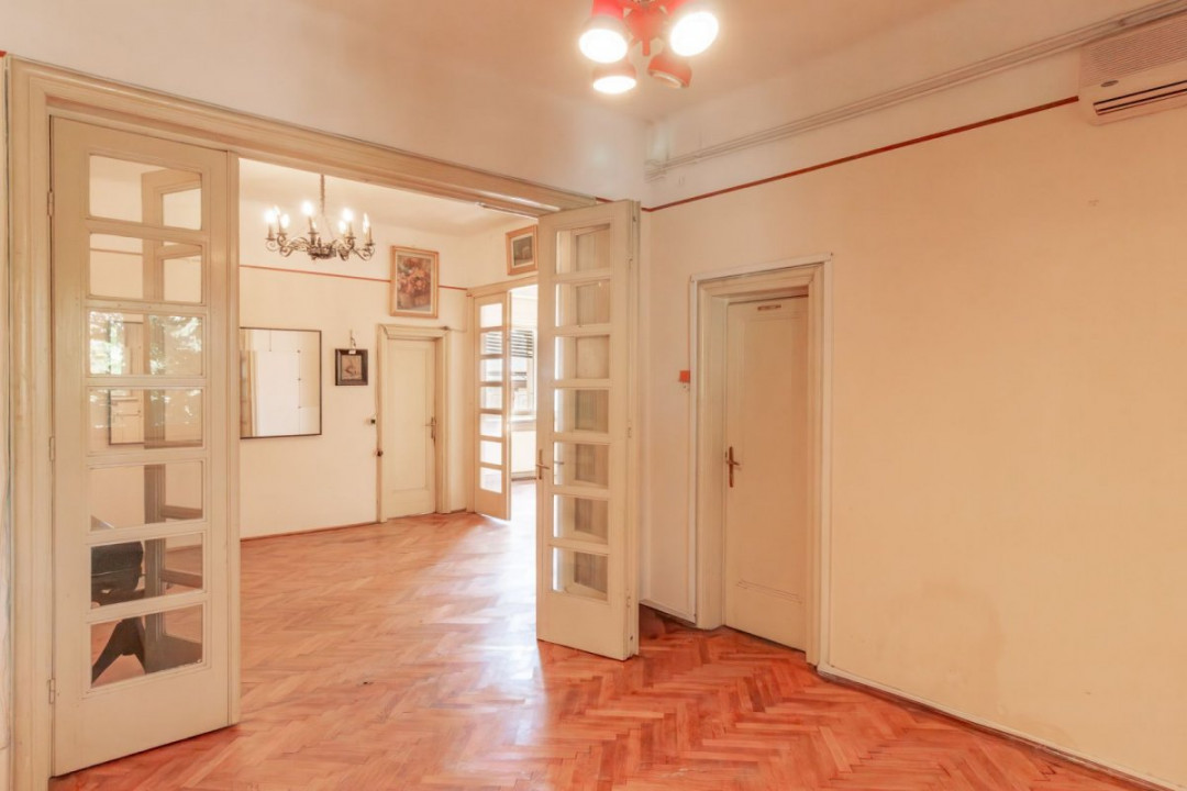 Liniste!!! - Apartament in centru, Art Deco, 4 camere 92mp, dupa propriul gust!