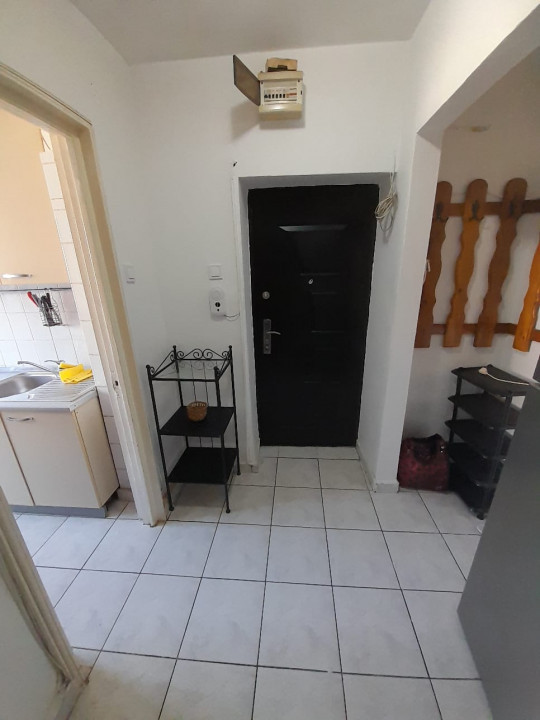 Apartament 3 camere centrala proprie metrou Gorjului