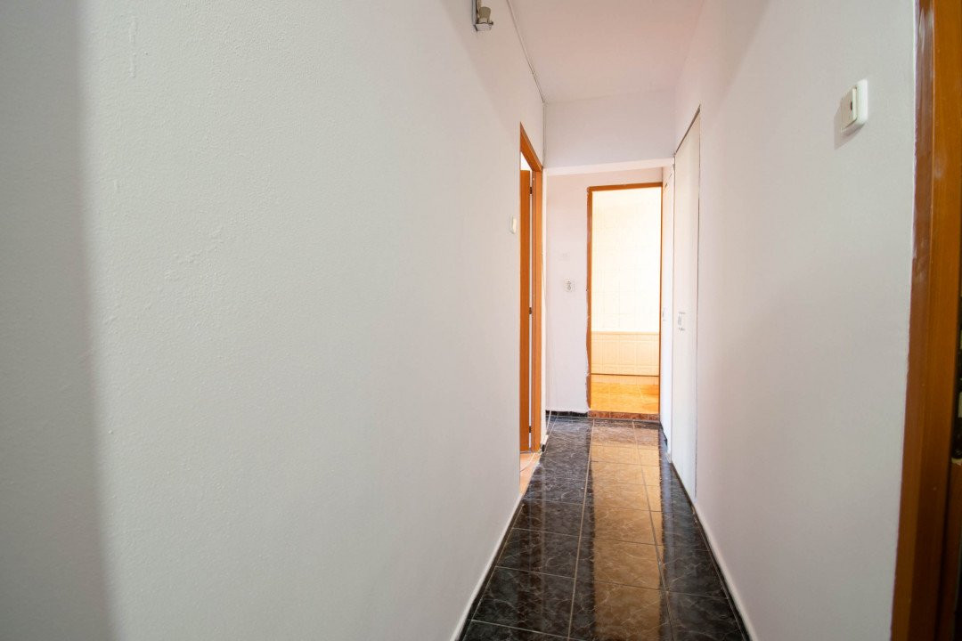 Apartament 3 camere,decomandat-etaj 3,centrala proprie-Metrou Aparatorii Patriei