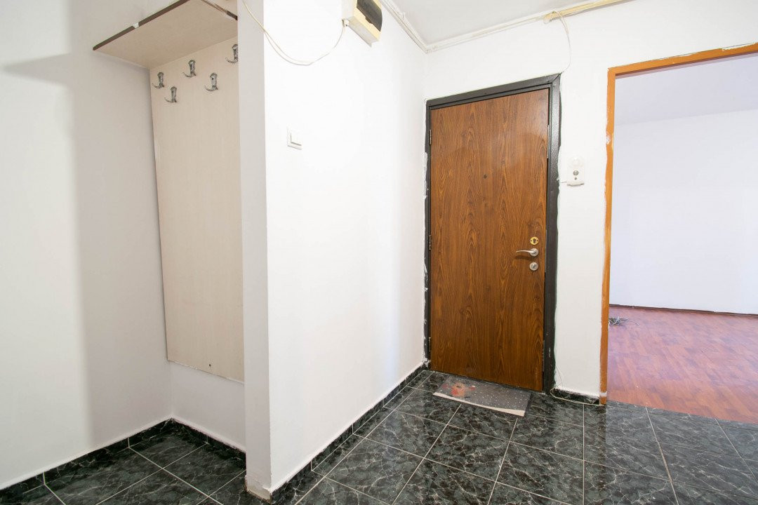 Apartament 3 camere,decomandat-etaj 3,centrala proprie-Metrou Aparatorii Patriei