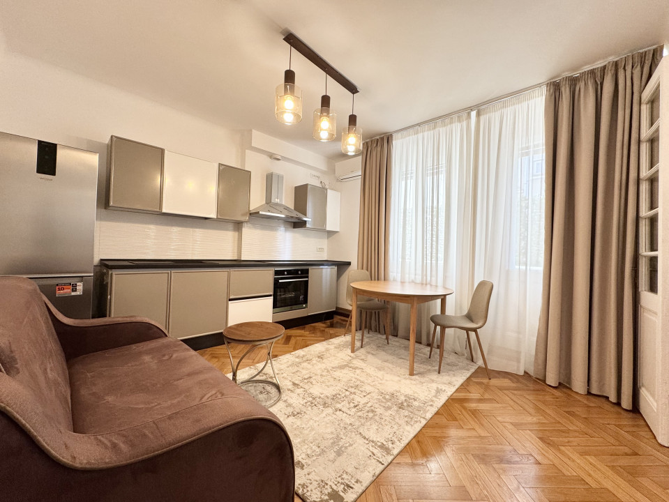 Apartament cu terasa si parcare in Kisseleff-Victoriei 