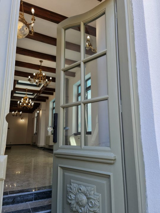Casa de vanzare 5 camere in zona Unirii
