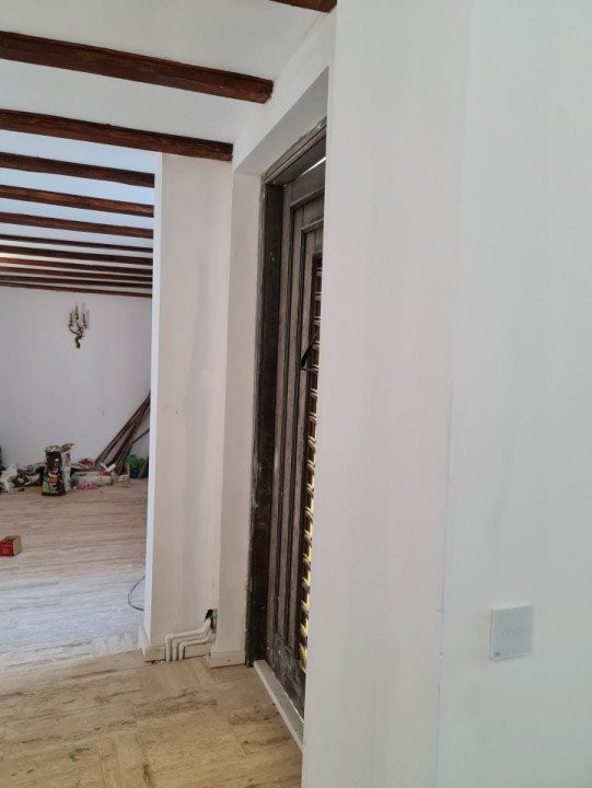 Casa de vanzare 5 camere in zona Unirii