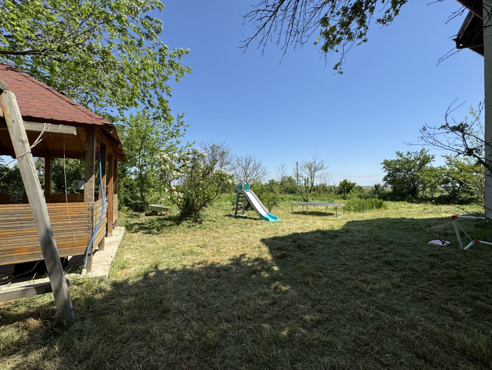 Casa la 30 min de București, în sat Nuci - necesita finisare interioară 