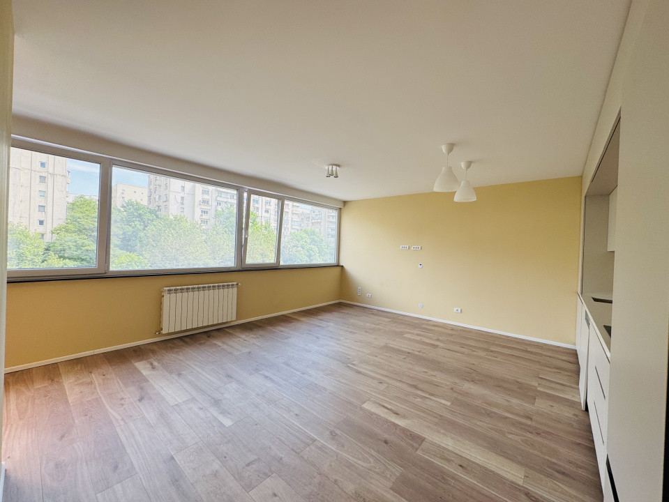Apartament nou amenajat, situat la Bulevard, ideal Birou, Cabinet