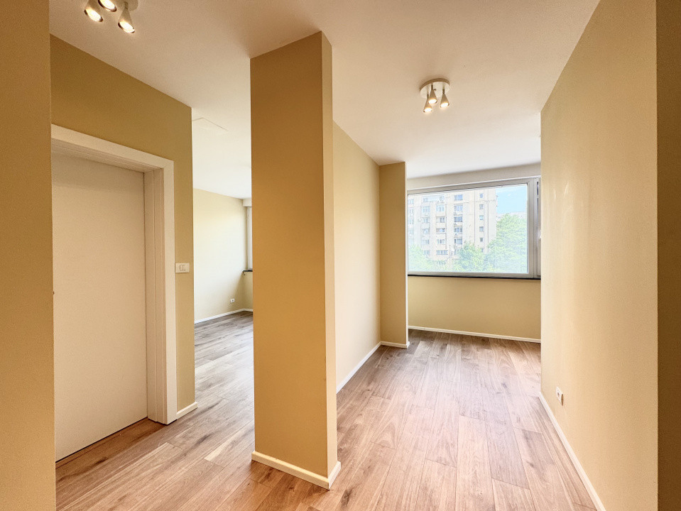 Apartament nou amenajat, situat la Bulevard, ideal Birou, Cabinet