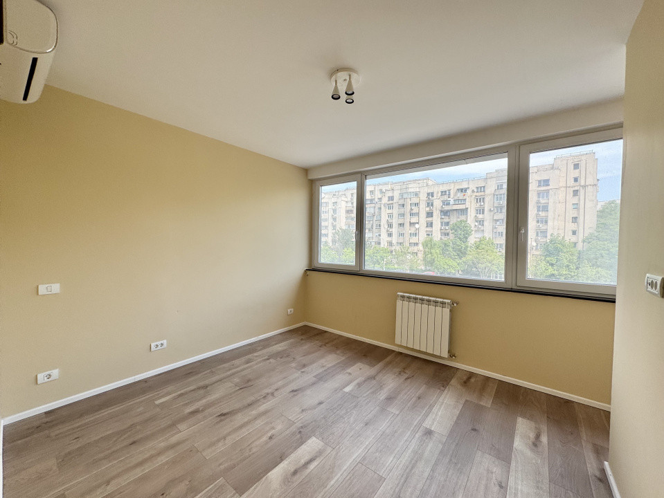 Apartament nou amenajat, situat la Bulevard, ideal Birou, Cabinet
