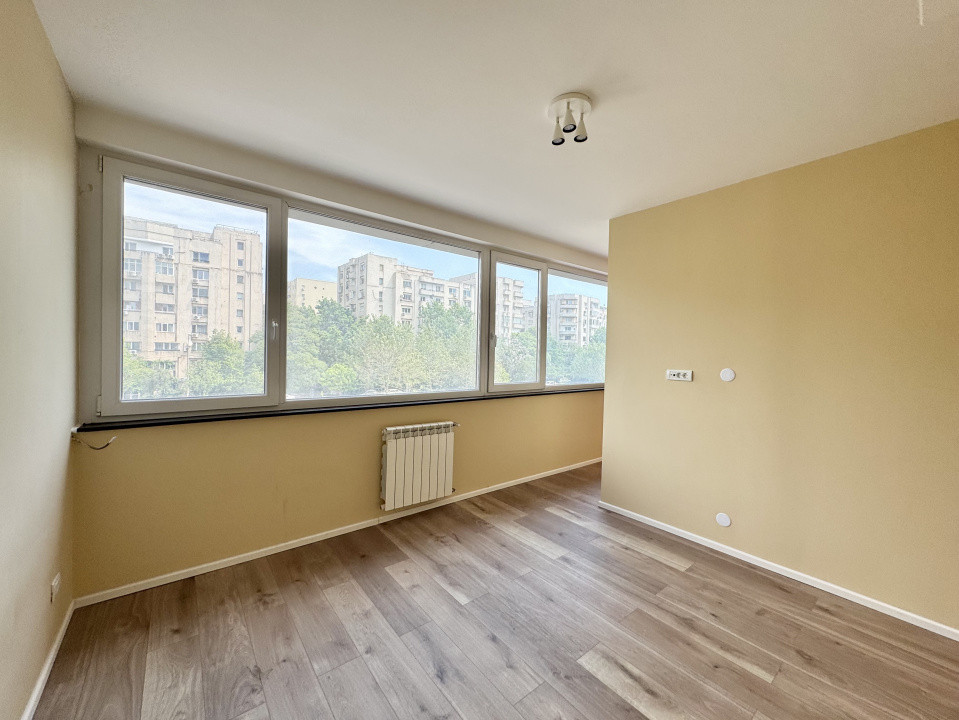 Apartament nou amenajat, situat la Bulevard, ideal Birou, Cabinet