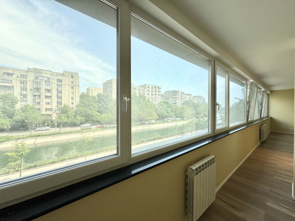 Apartament nou amenajat, situat la Bulevard, ideal Birou, Cabinet