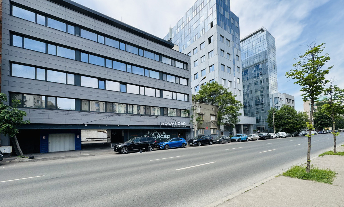Apartament nou amenajat, situat la Bulevard, ideal Birou, Cabinet