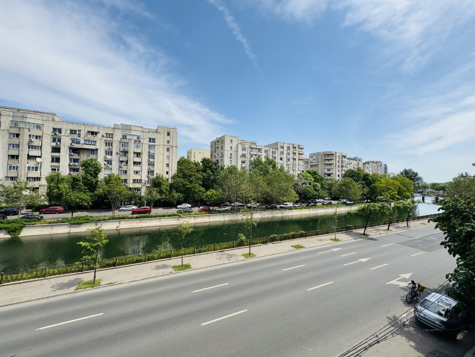 Apartament nou amenajat, situat la Bulevard, ideal Birou, Cabinet