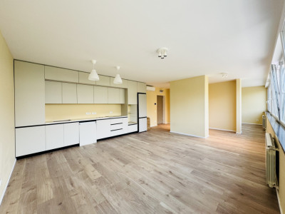 Apartament nou amenajat, situat la Bulevard, ideal Birou, Cabinet