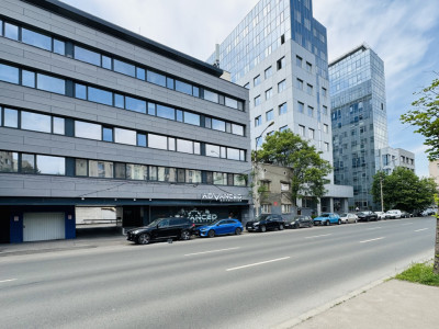 Apartament nou amenajat, situat la Bulevard, ideal Birou, Cabinet