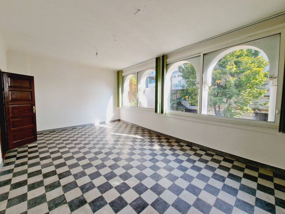 Central, elegant, versatil - Vila ideala pentru orice plan