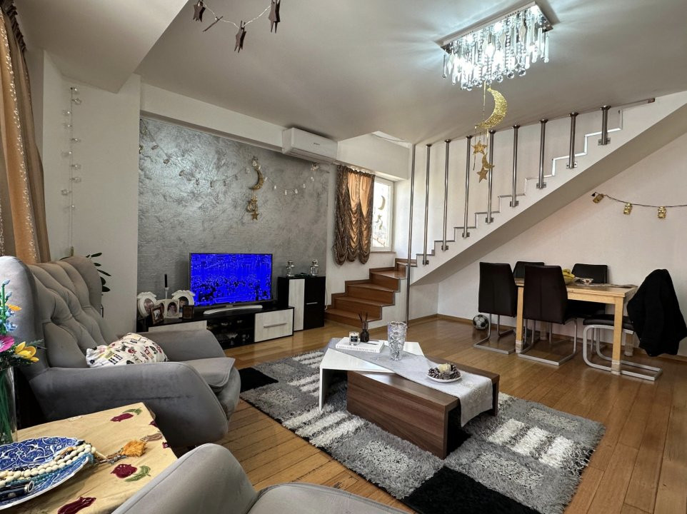 Vila individuala 15 camere - curte totala 300 mp - metrou Mihai Bravu