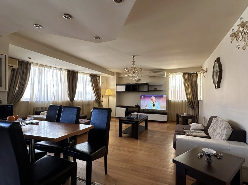 Vila individuala 15 camere - curte totala 300 mp - metrou Mihai Bravu