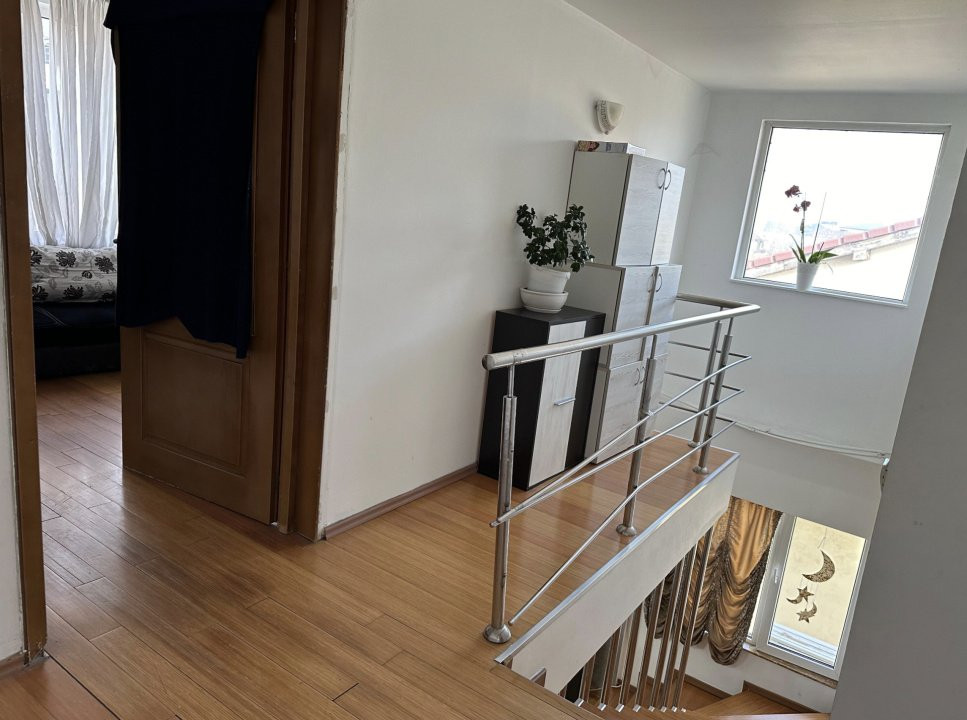 Vila individuala 15 camere - curte totala 300 mp - metrou Mihai Bravu
