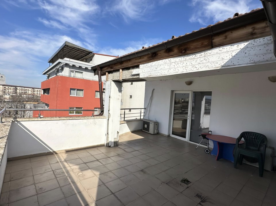 Vila individuala 15 camere - curte totala 300 mp - metrou Mihai Bravu
