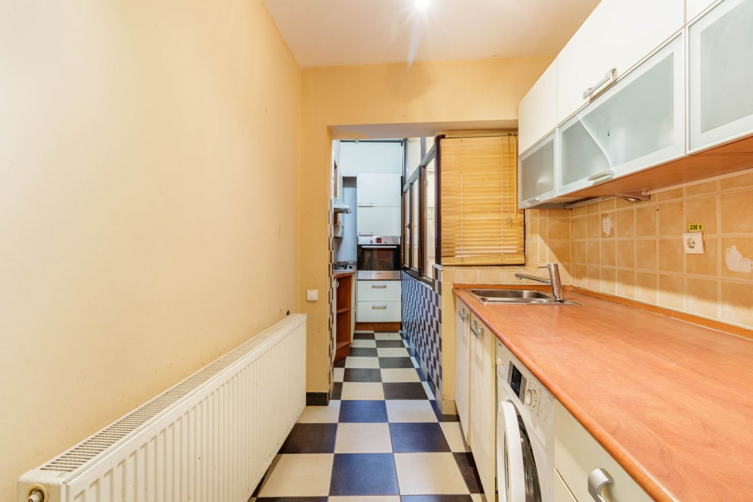 Apartament zona 0 bloc interbelic consolidat