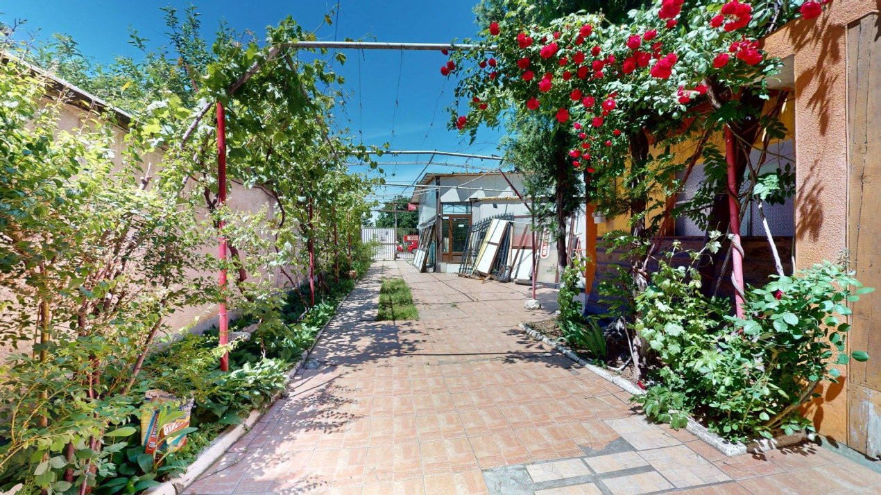 De vanzare Casa / Vila + Teren liber 420 mp + Piscina  Zona Prelungirea Ghencea