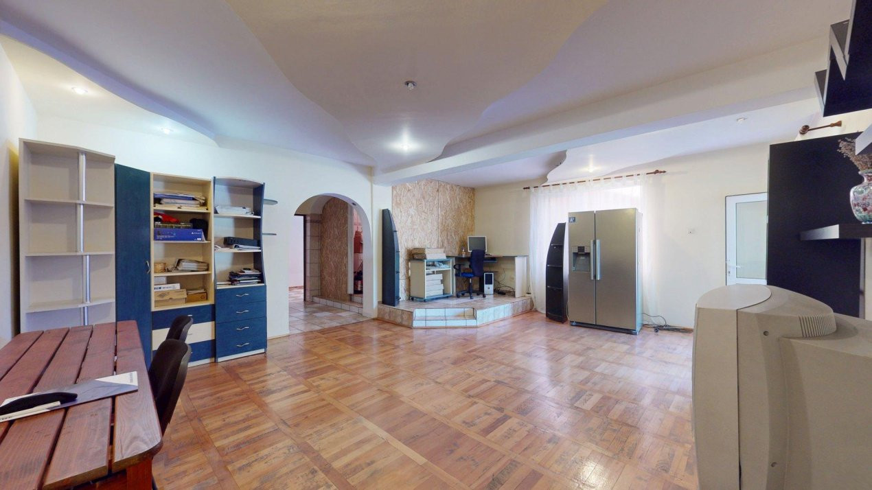 De vanzare Casa / Vila + Teren liber 420 mp + Piscina  Zona Prelungirea Ghencea