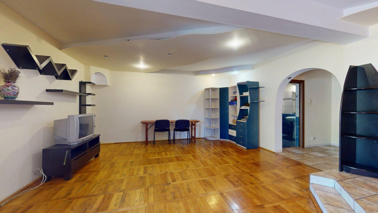 De vanzare Casa / Vila + Teren liber 420 mp + Piscina  Zona Prelungirea Ghencea