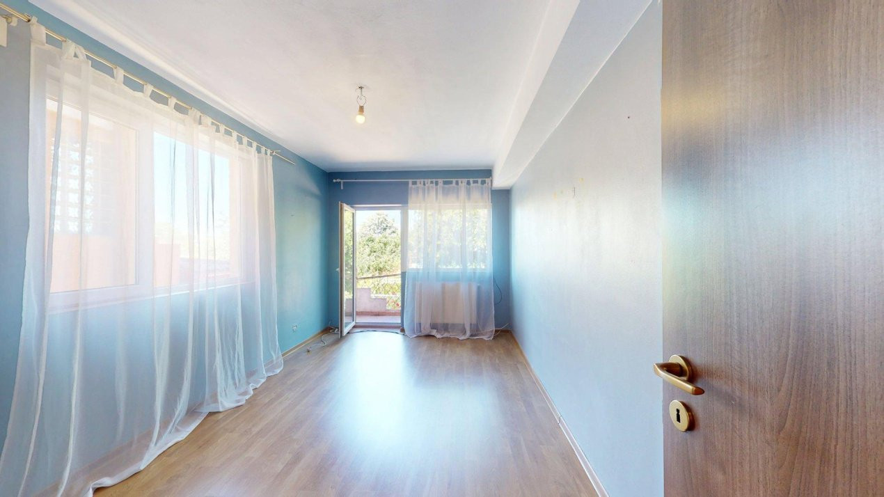 De vanzare Casa / Vila + Teren liber 420 mp + Piscina  Zona Prelungirea Ghencea