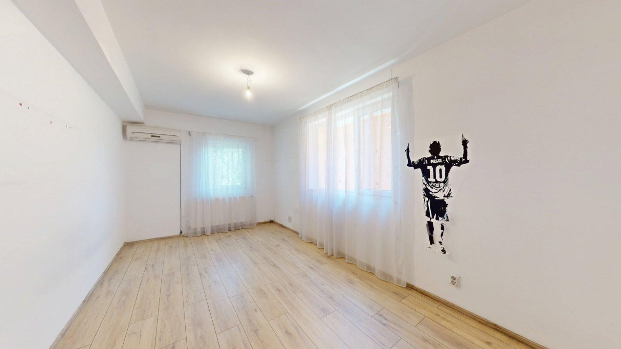 De vanzare Casa / Vila + Teren liber 420 mp + Piscina  Zona Prelungirea Ghencea