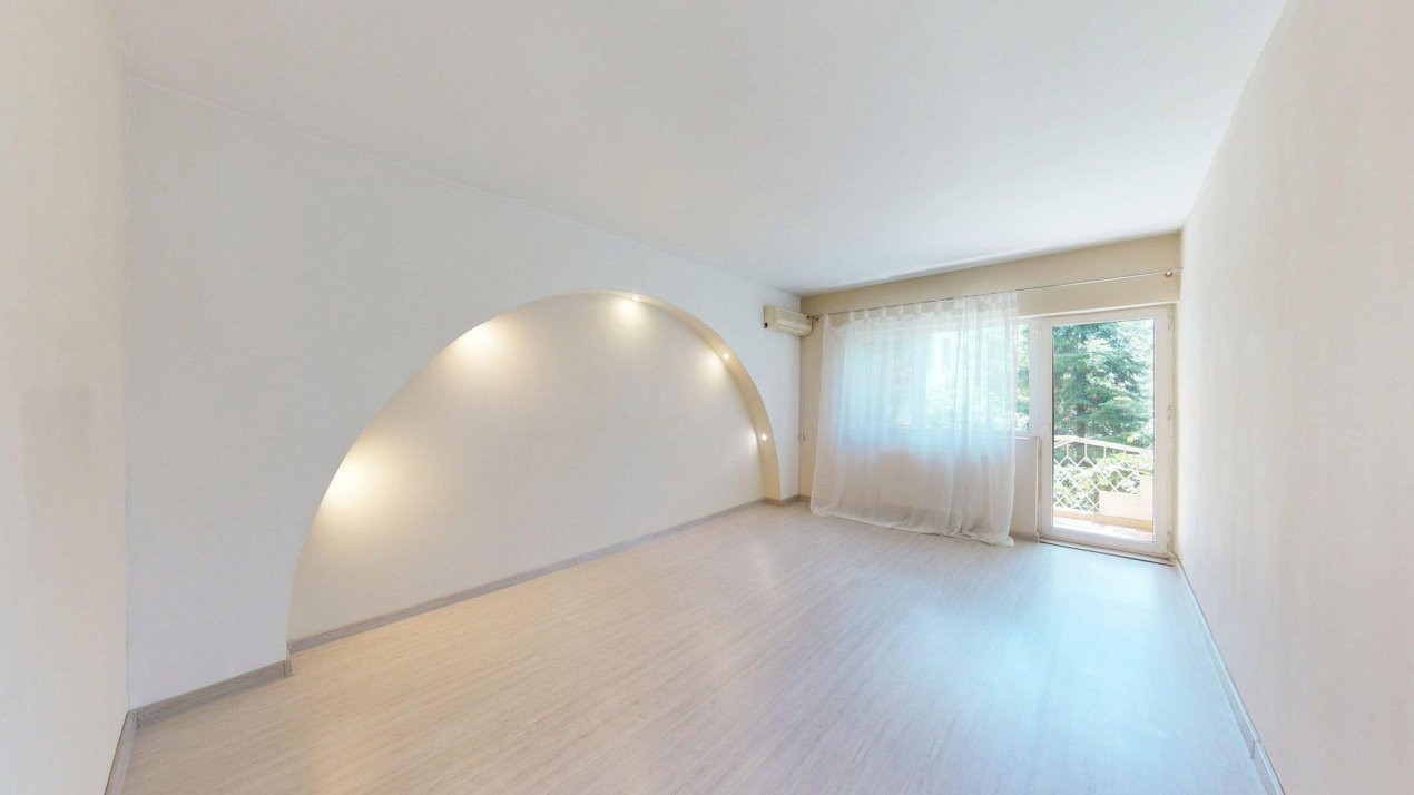 De vanzare Casa / Vila + Teren liber 420 mp + Piscina  Zona Prelungirea Ghencea