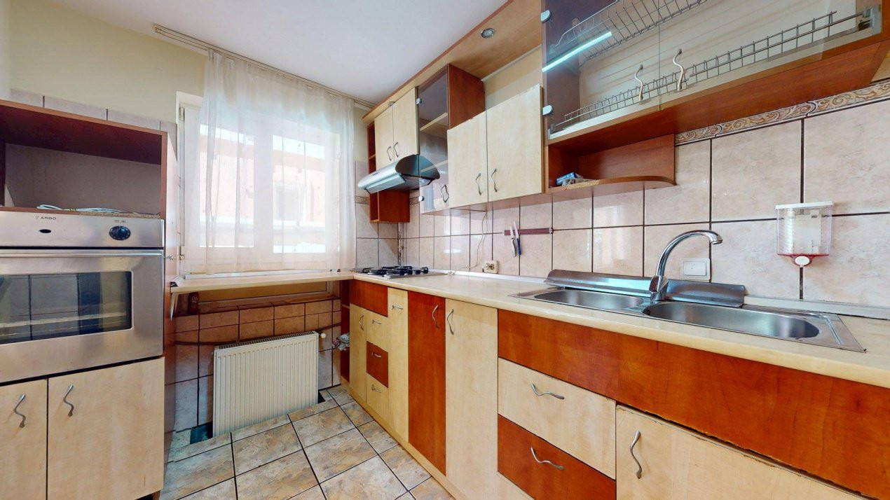 De vanzare Casa / Vila + Teren liber 420 mp + Piscina  Zona Prelungirea Ghencea