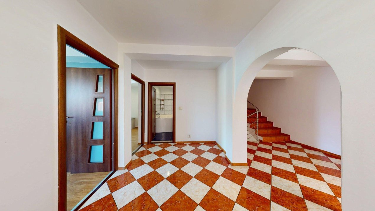 De vanzare Casa / Vila + Teren liber 420 mp + Piscina  Zona Prelungirea Ghencea