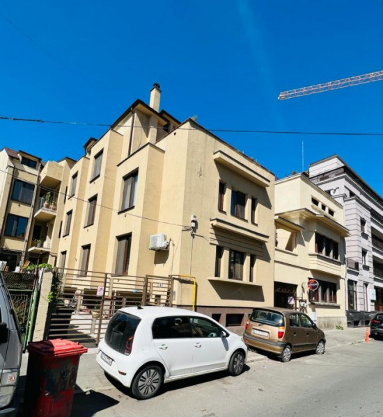 Apartament cu 4 camere nemobilat Rezidential sau Comercial - Birouri