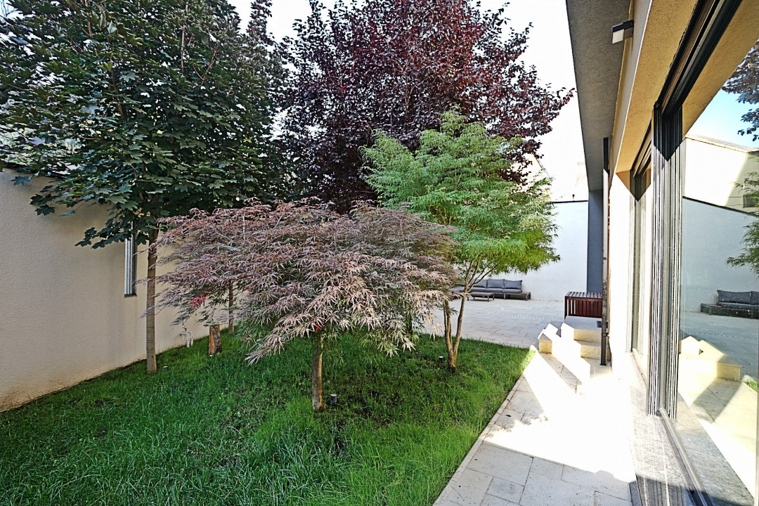 Casa superba de vanzare in zona Dristor - Park Lake - IOR 