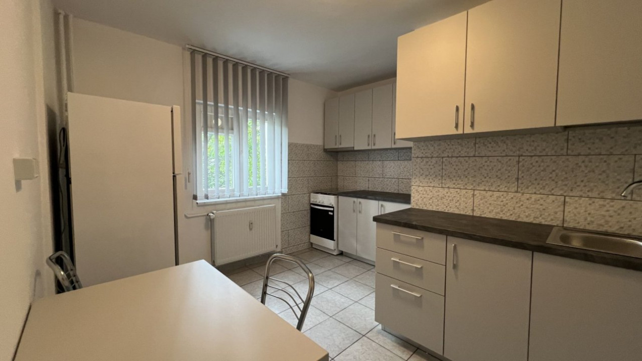 Vitan Mall, Piata Vitan, Sectia 11 Politie, Casa de Pensii apartament mobilat